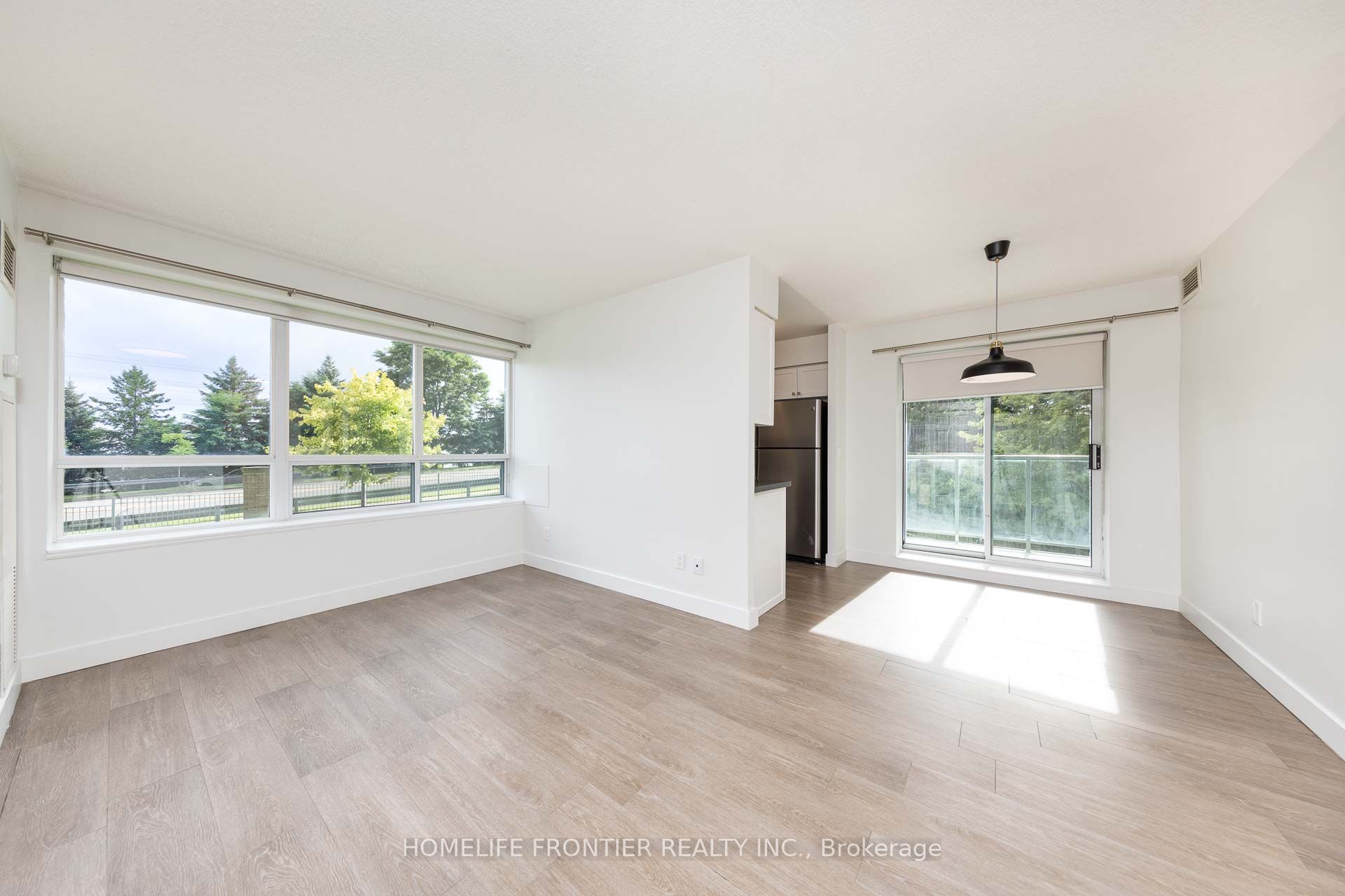 23 Oneida Crescent 210