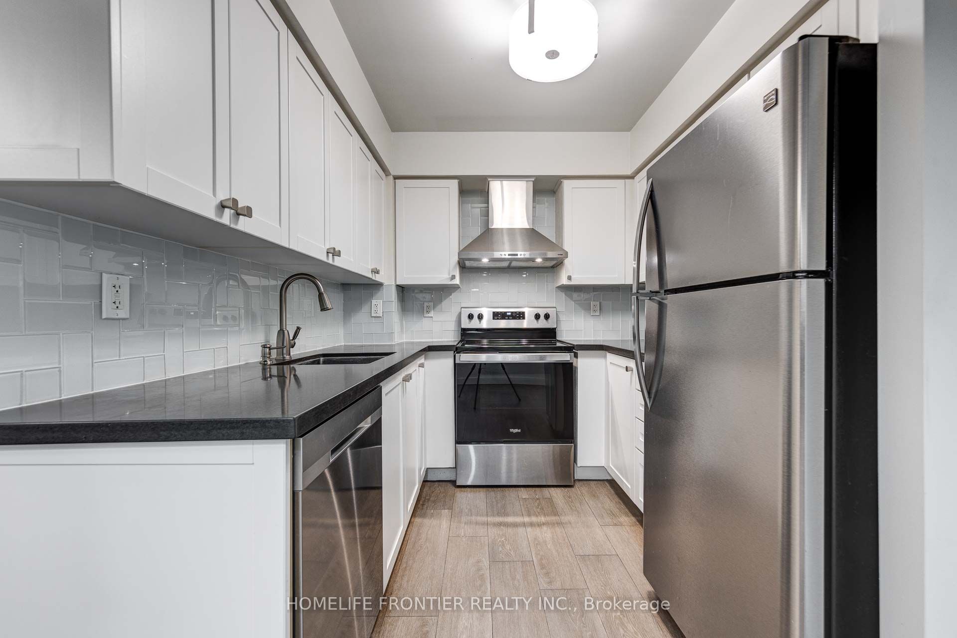 23 Oneida Crescent 210