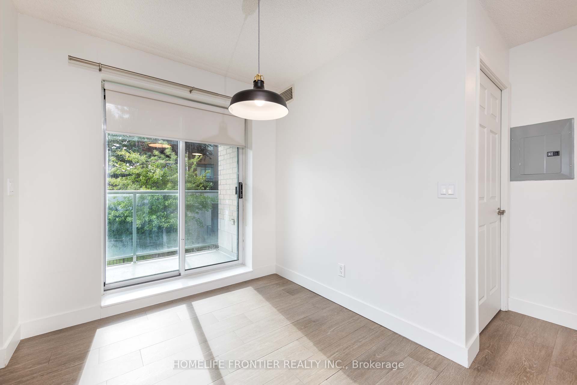 23 Oneida Crescent 210