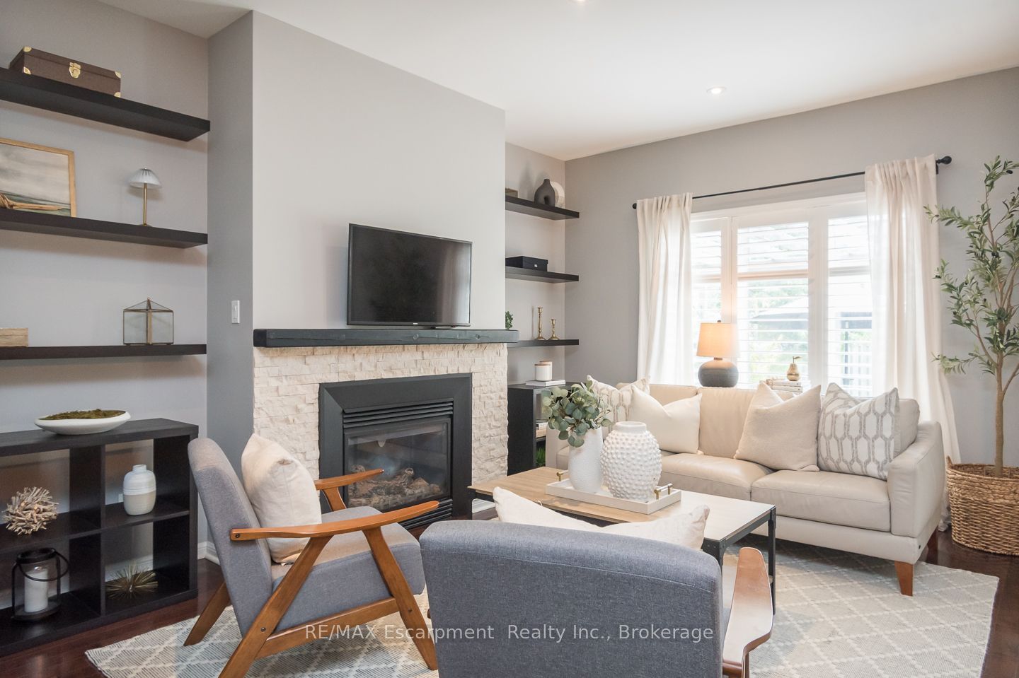 2377 Stone Glen Crescent