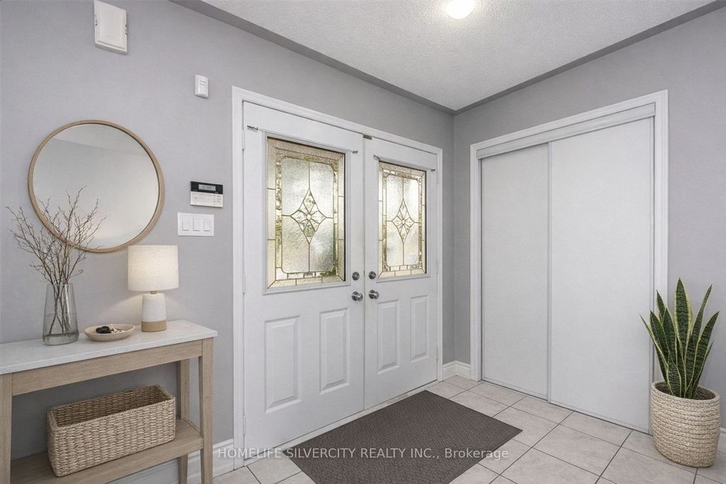 Photo of 5 Allangrove Drive, Brampton, ON L7A 2M4 (MLS # W12791482)