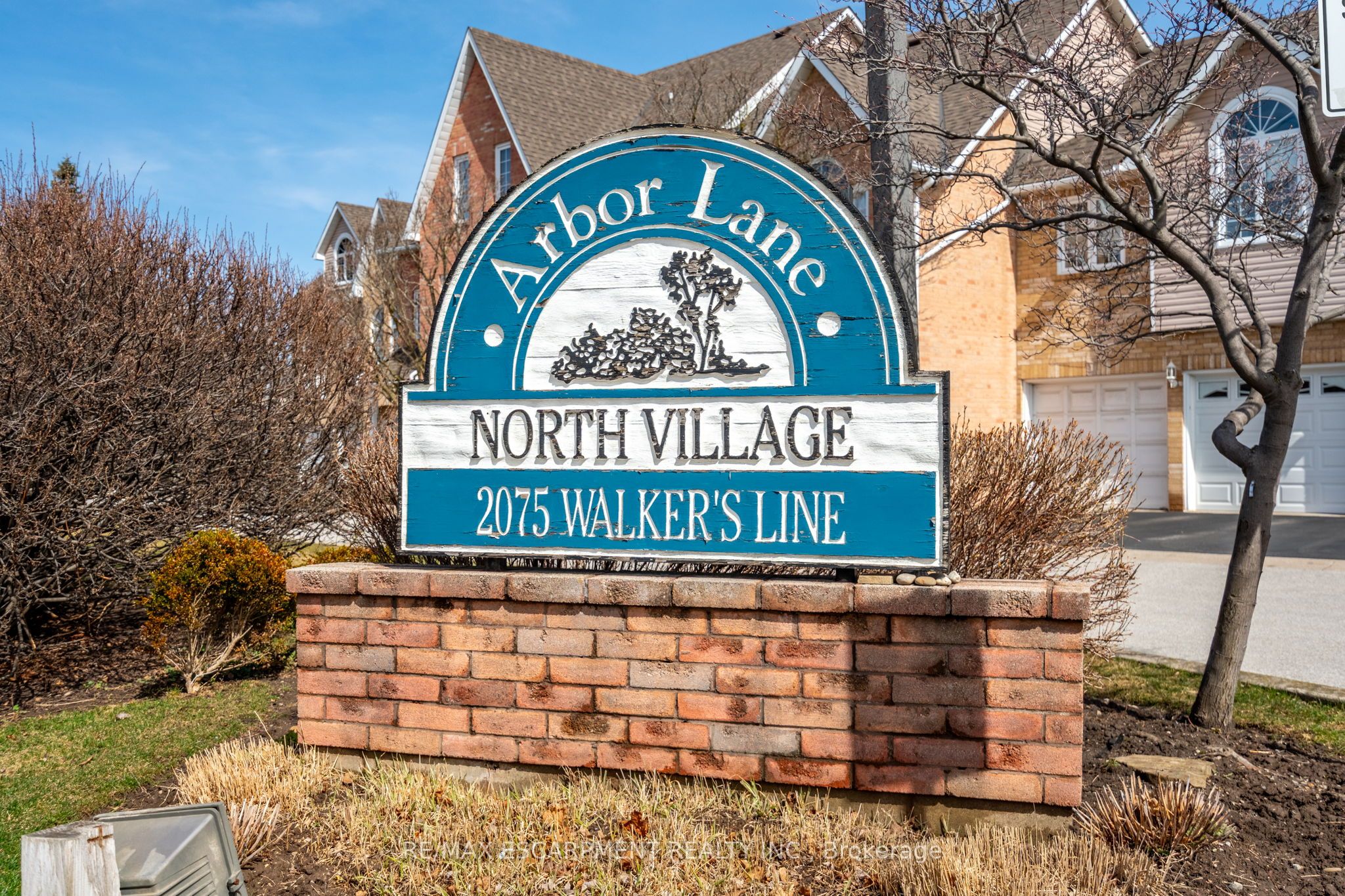 2075 Walkers Line W 246