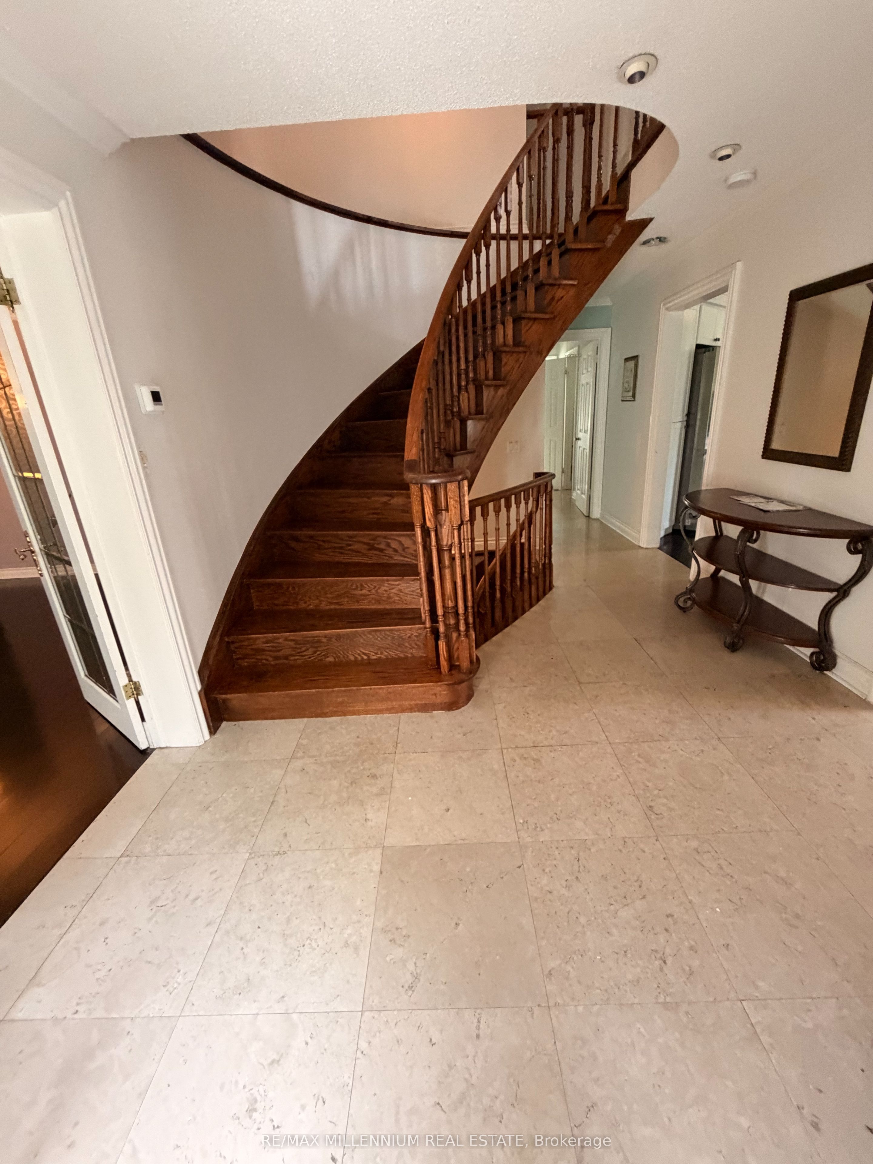 3501 Kingbird Court