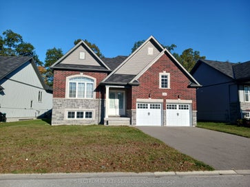 64 Regina Boulevard Wasaga Beach ON L9Z 1M8