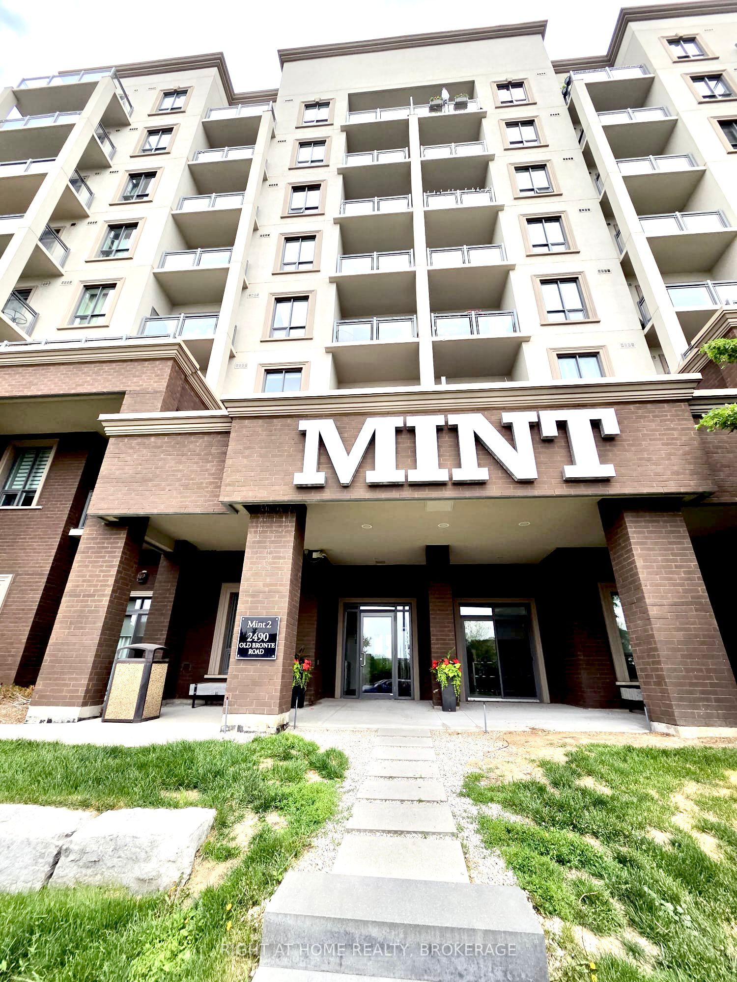2490 Old Bronte Road 206