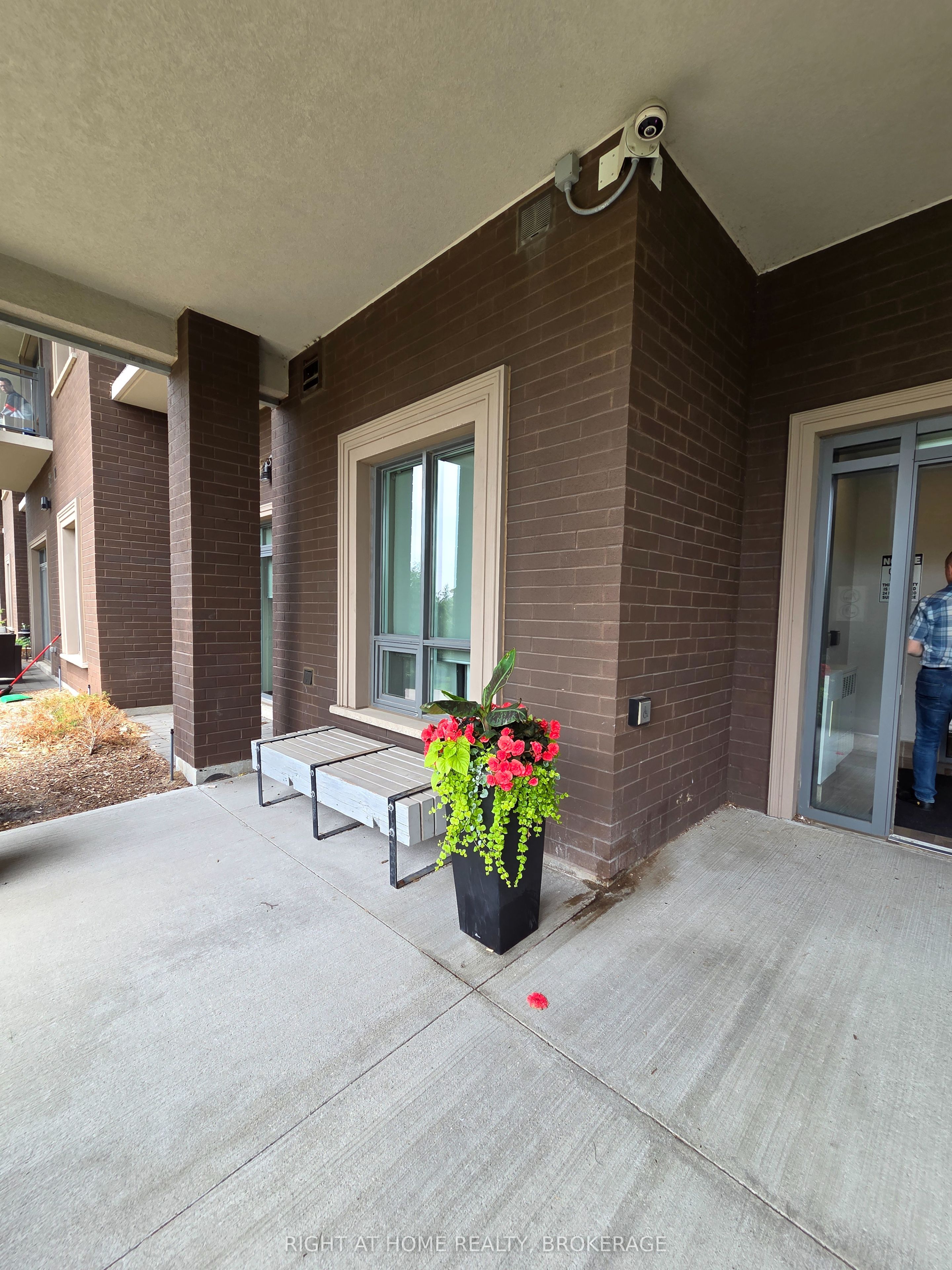 2490 Old Bronte Road 206