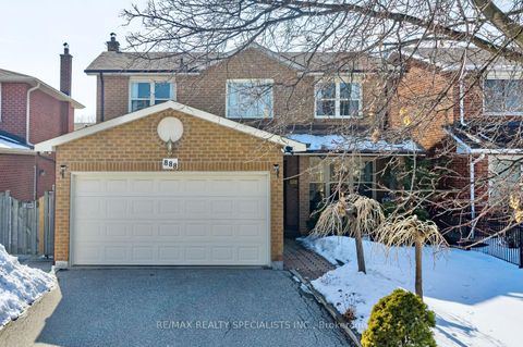 888 Messenger Meadow Drive Mississauga ON L5C 3T2