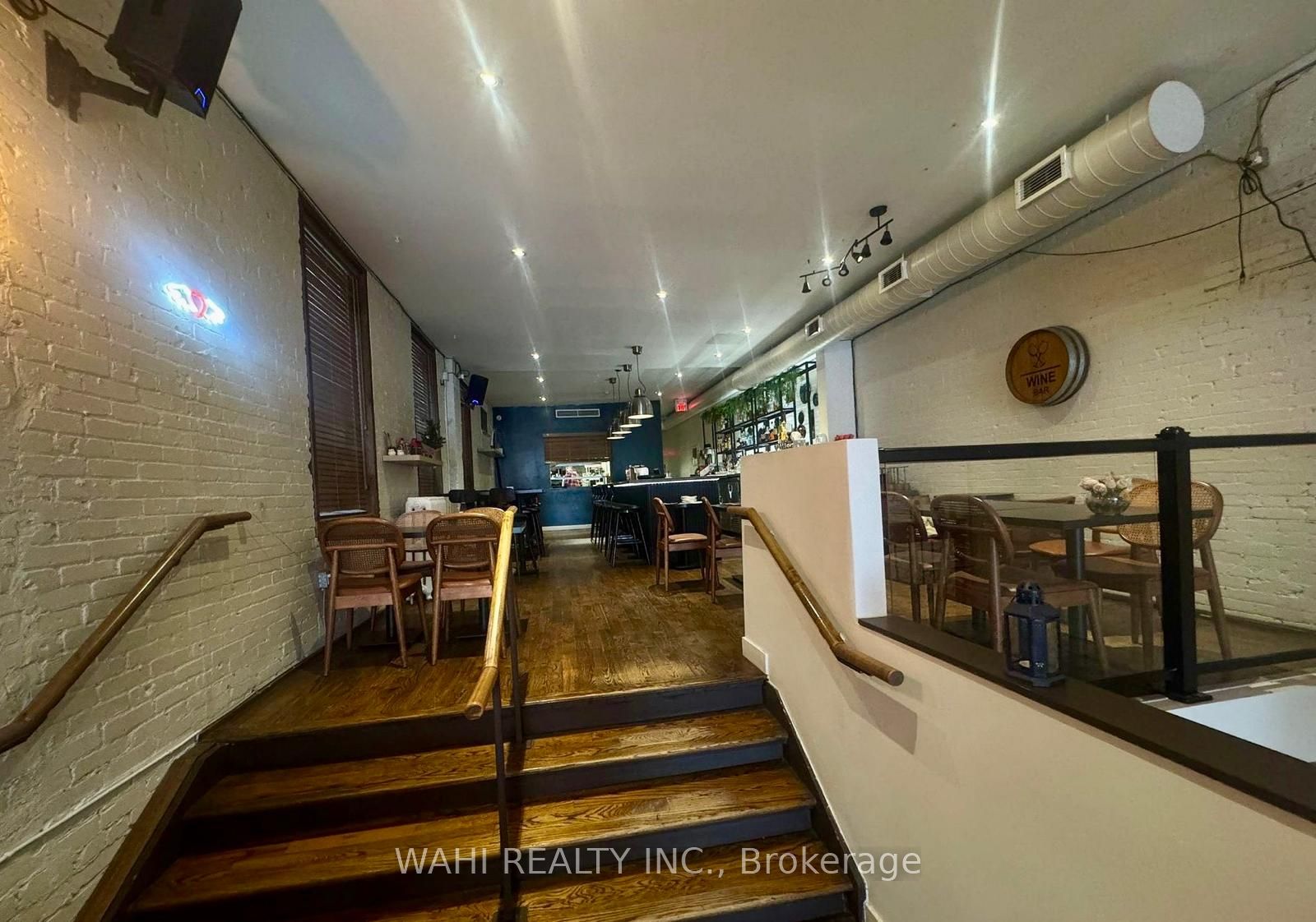 3047 Dundas Street W