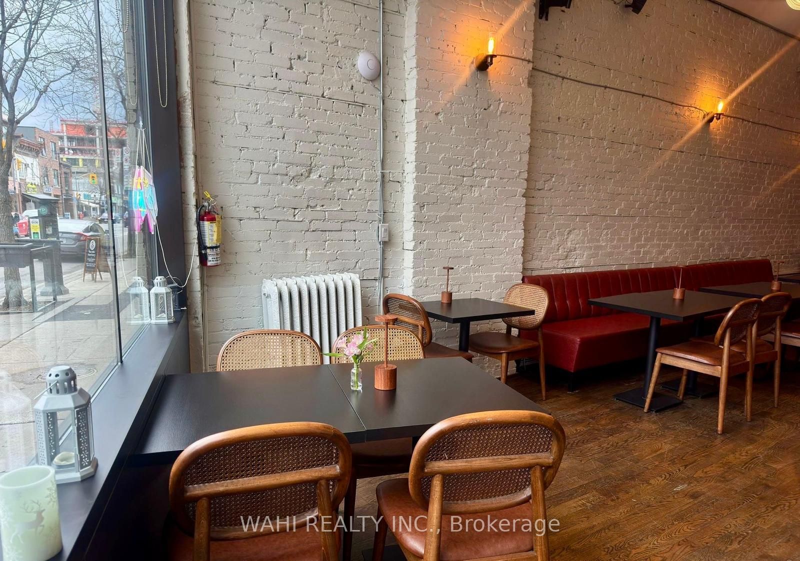 3047 Dundas Street W