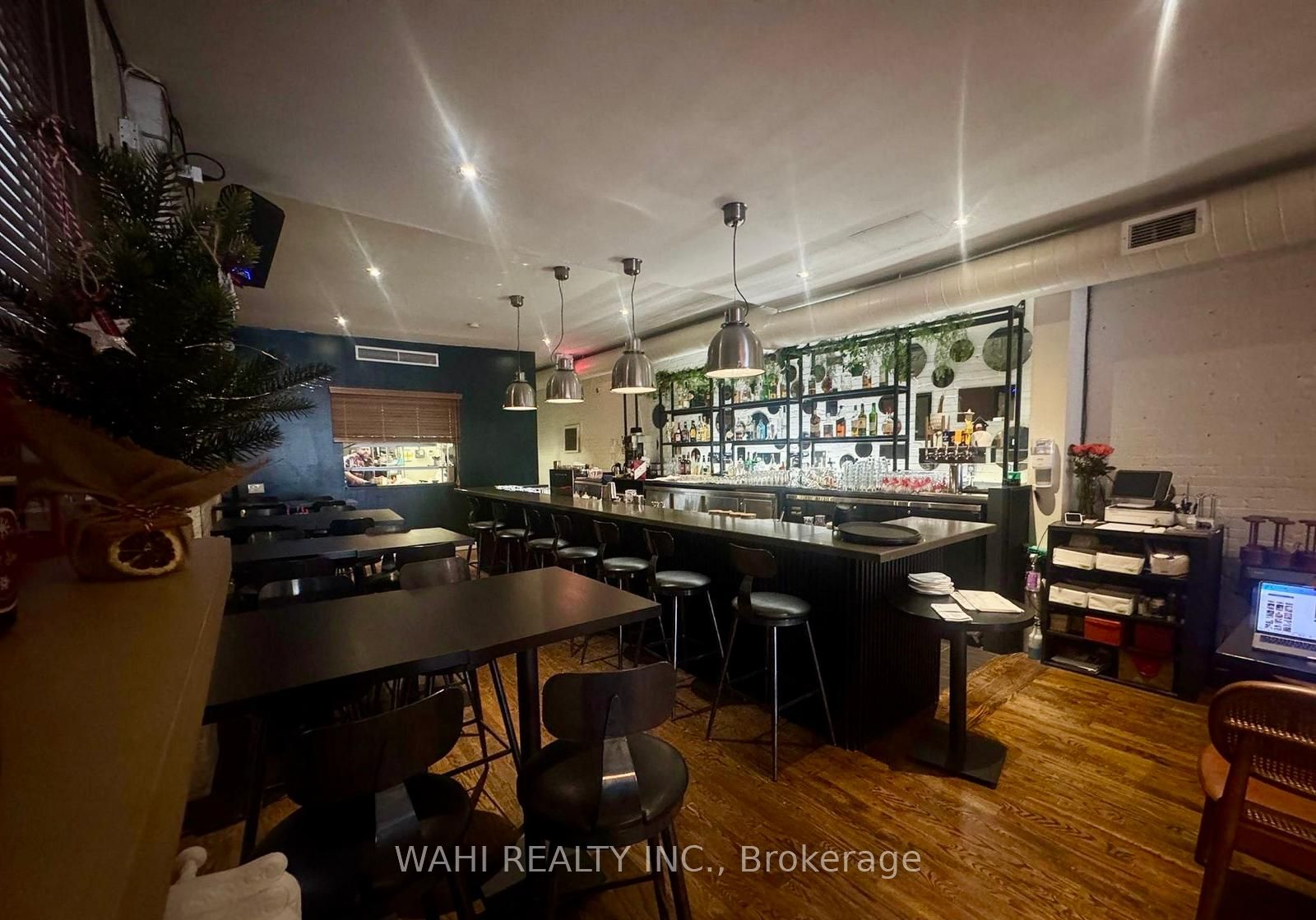 3047 Dundas Street W