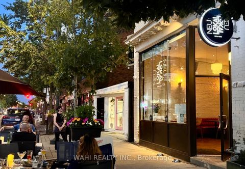 3047 Dundas Street W Toronto ON M6P 1Z5