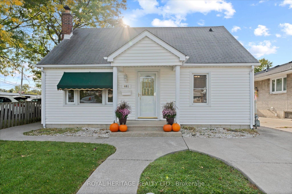 Photo of 461 Lauzon Road, Windsor, ON N8S 3M2 (MLS # X13886556)