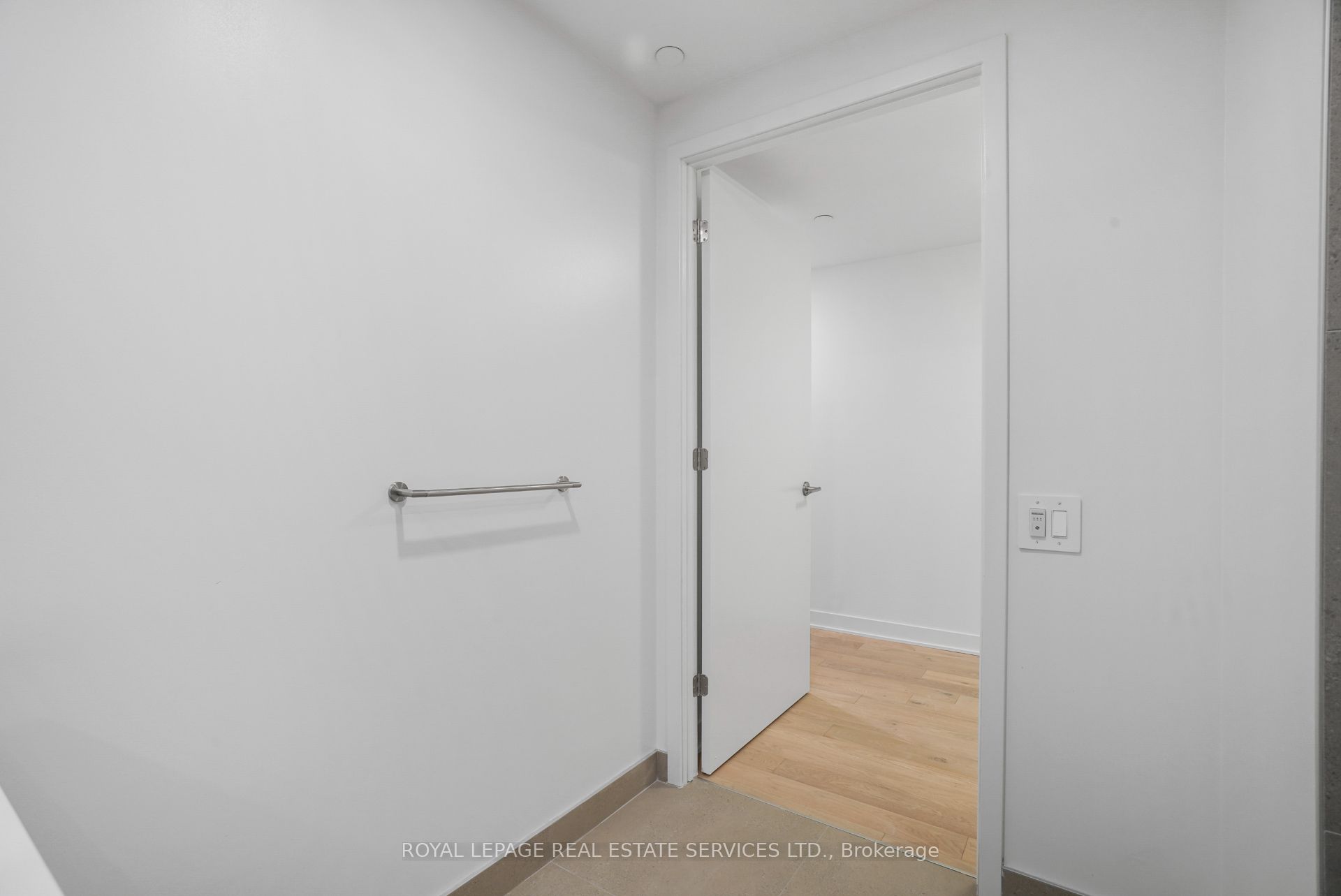 Toronto, ON M6P 1Y2, Canada, 1 Bedroom Bedrooms, ,1 BathroomBathrooms,Residential,Active,131874