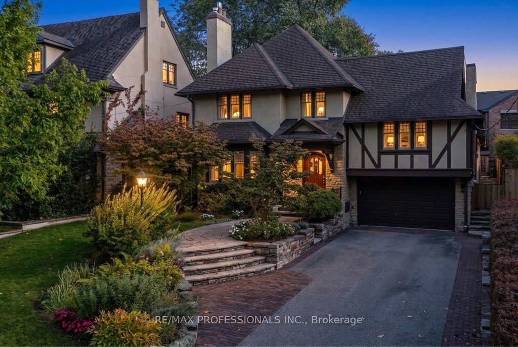Photo of 17 King Georges Road, Toronto, ON M8X 1K7 (MLS # W13867284)