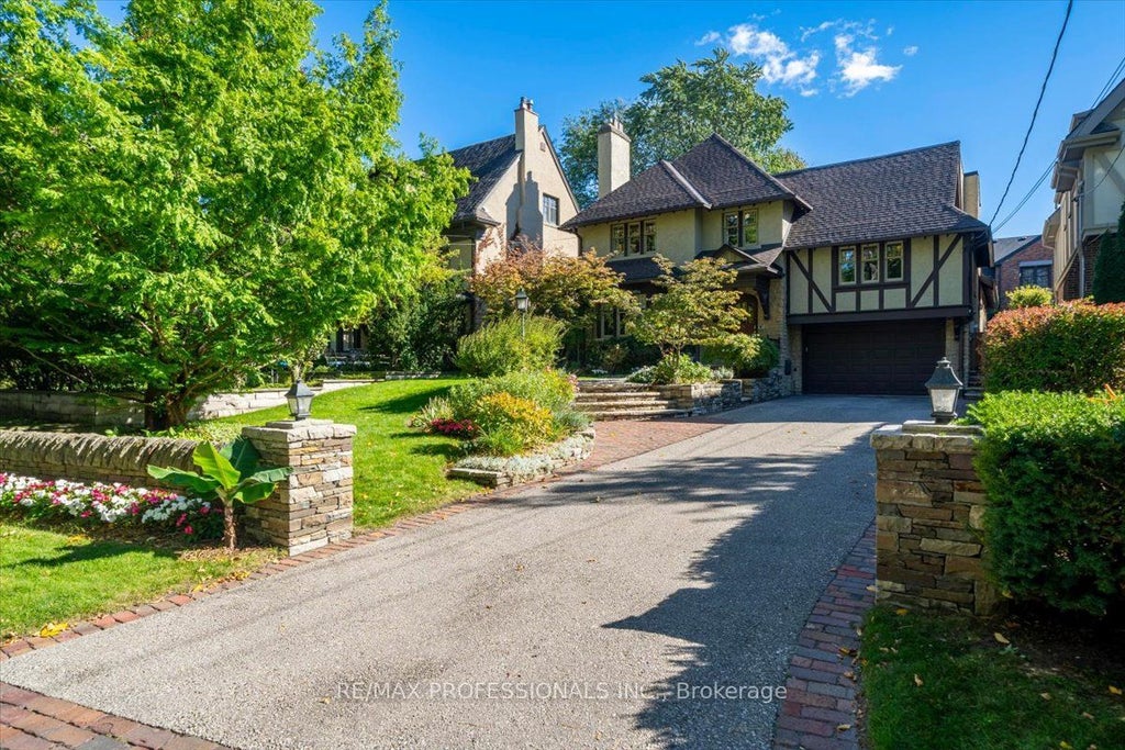 Photo of 17 King Georges Road, Toronto, ON M8X 1K7 (MLS # W13867284)