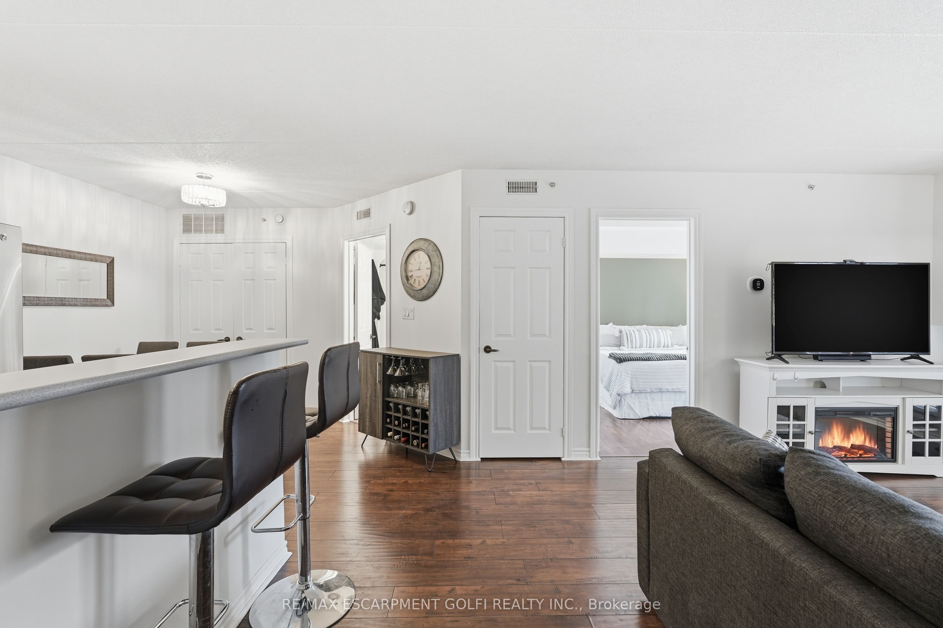 4015 KILMER Drive 204