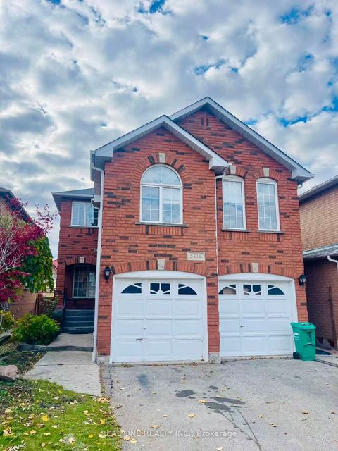 5316 Hollypoint Avenue Mississauga ON L5V 2L3