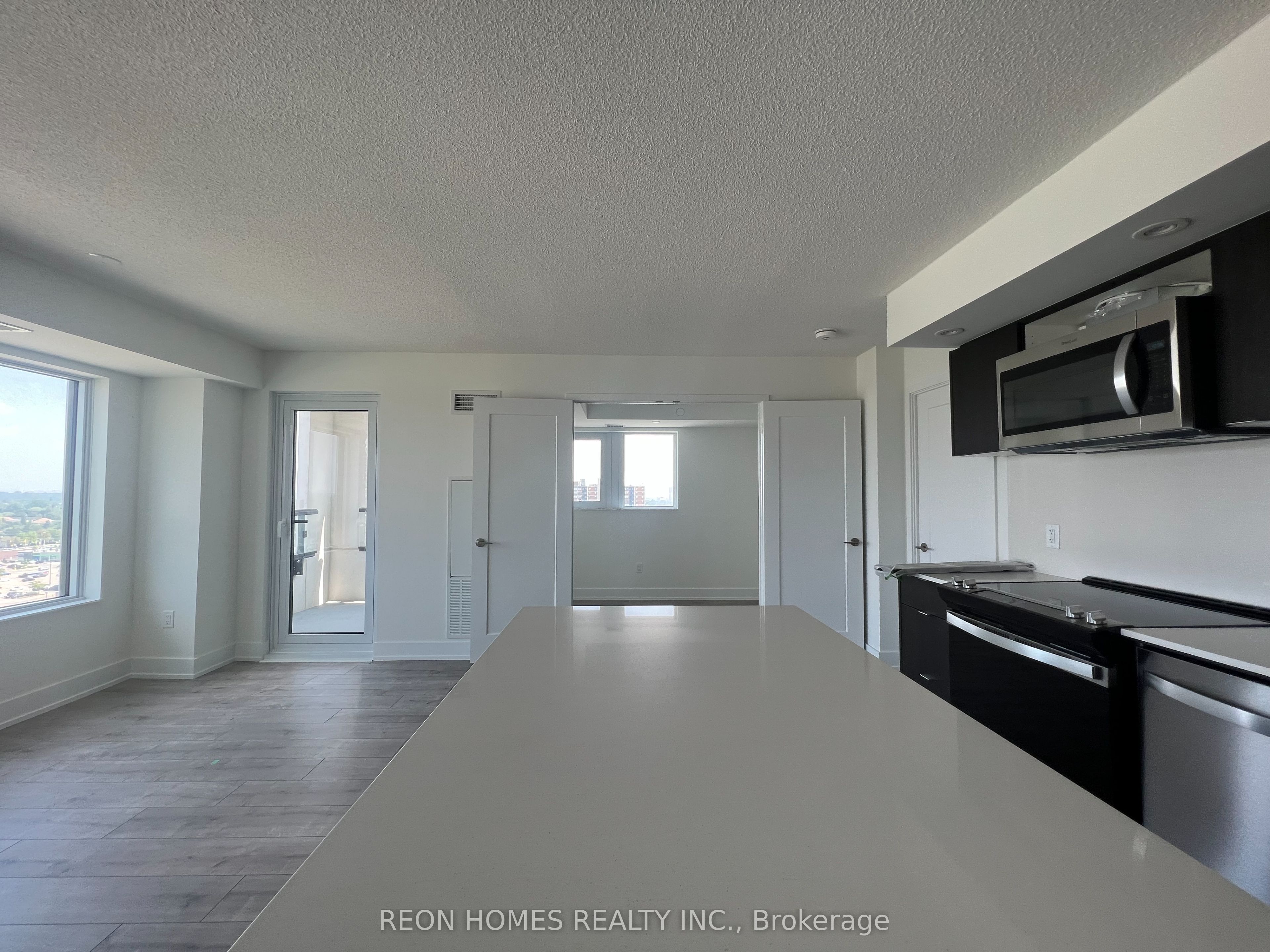 10 Eva Road 1506