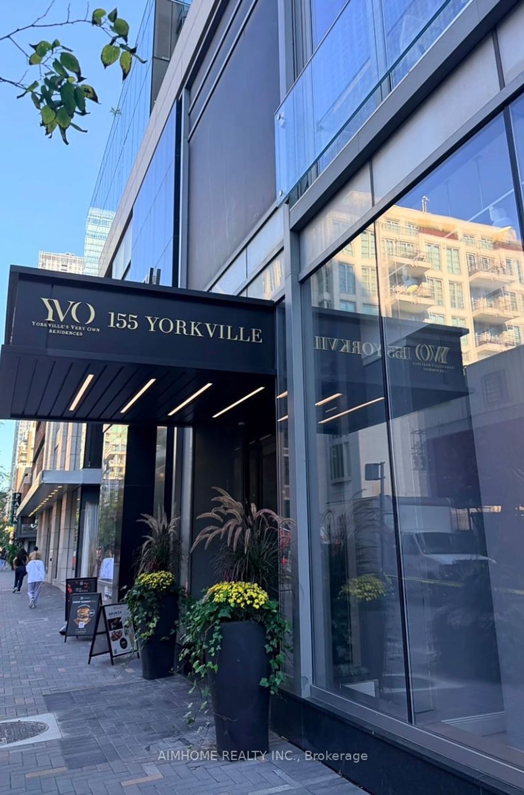 Photo of 155 Yorkville Avenue #805, Toronto, ON M5R 0B4 (MLS # C13079960)