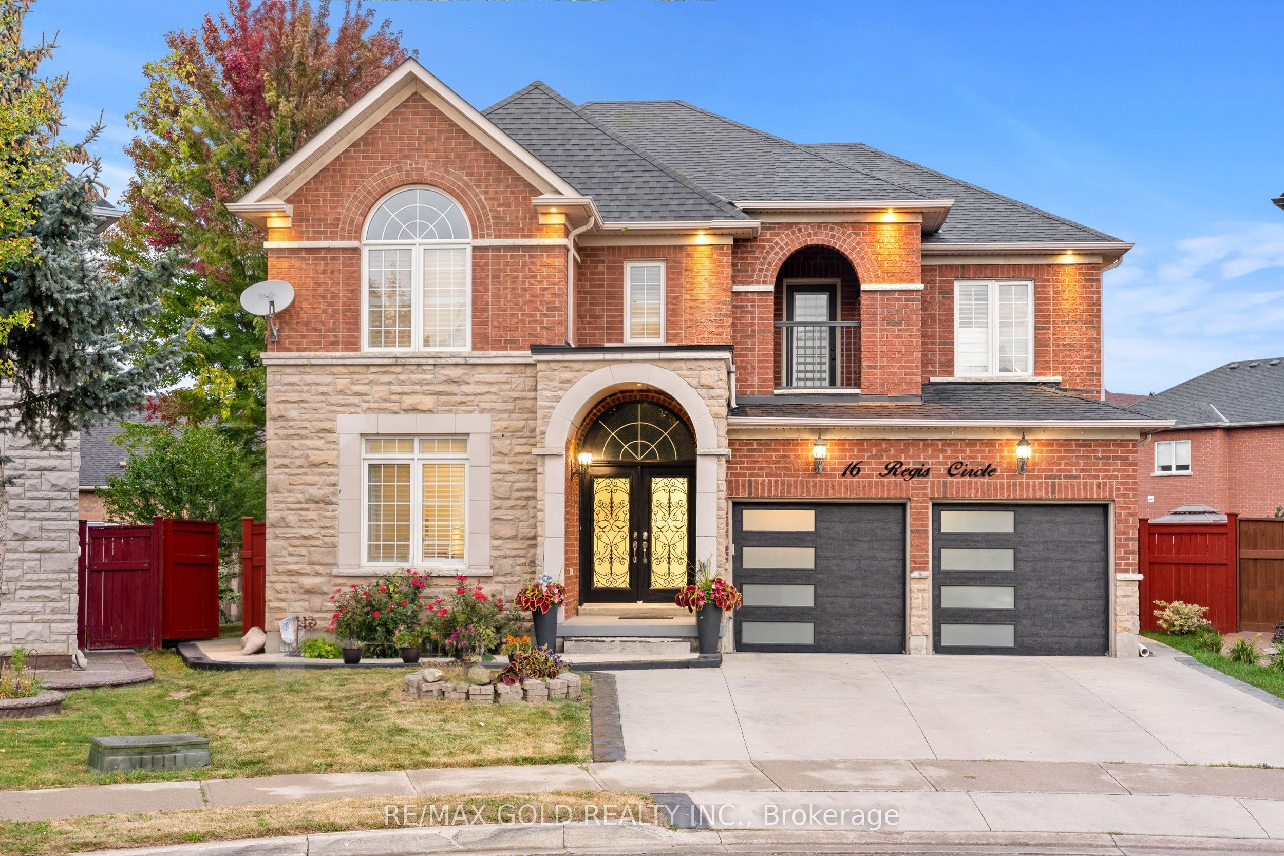 16 Regis Circle