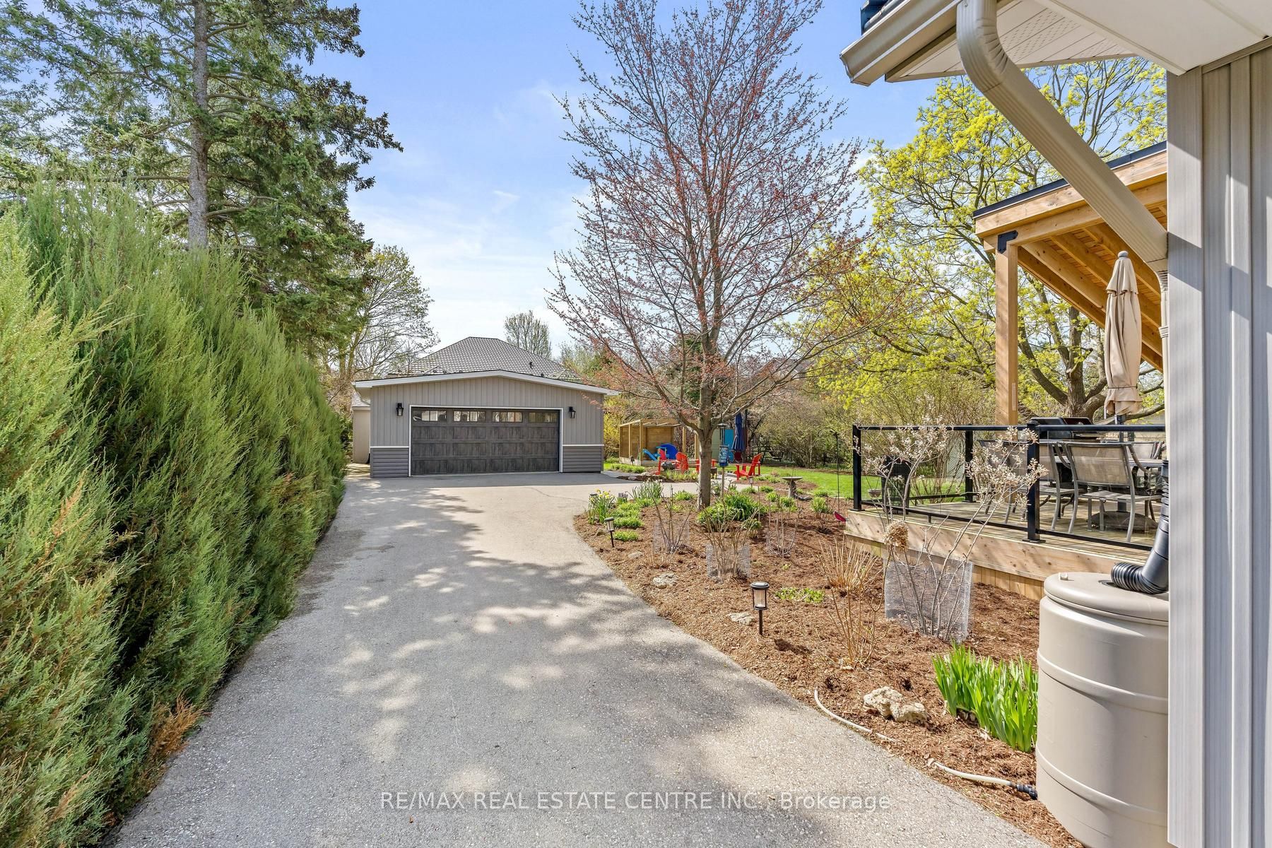 42 Ridgeway Avenue