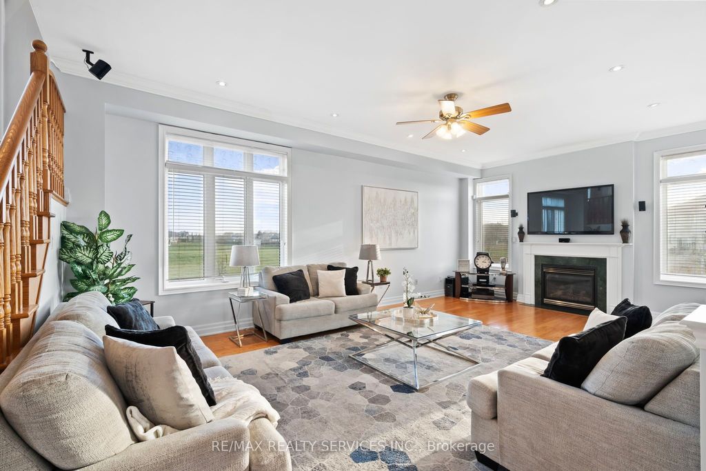 Photo of 5 Farina Drive, Brampton, ON L6P 0E3 (MLS # W12869308)