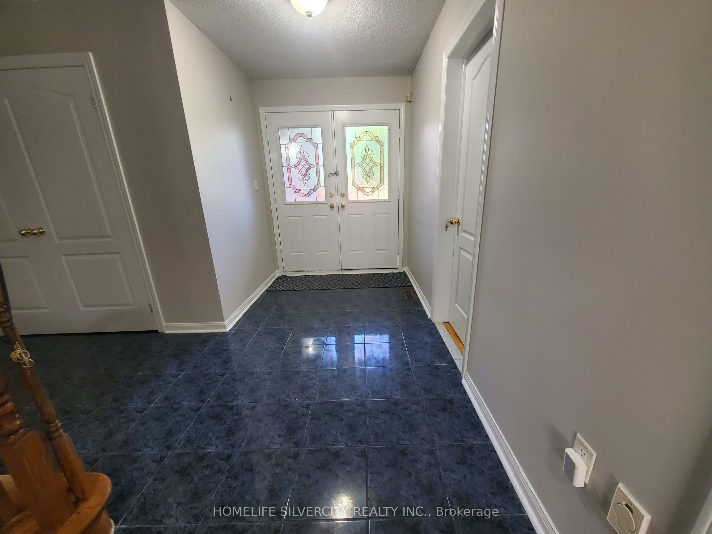 700 Peter Robertson Boulevard Unit 1-Upper level