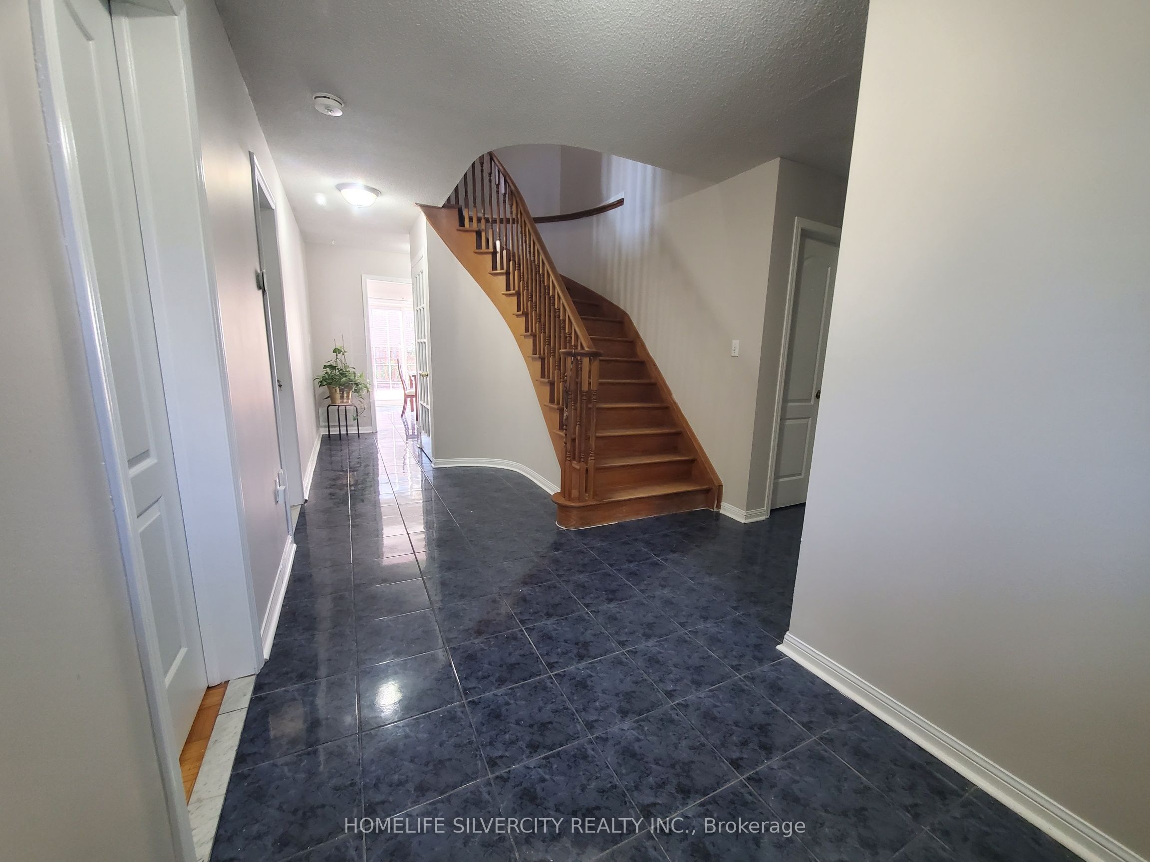 700 Peter Robertson Boulevard Unit 1-Upper level