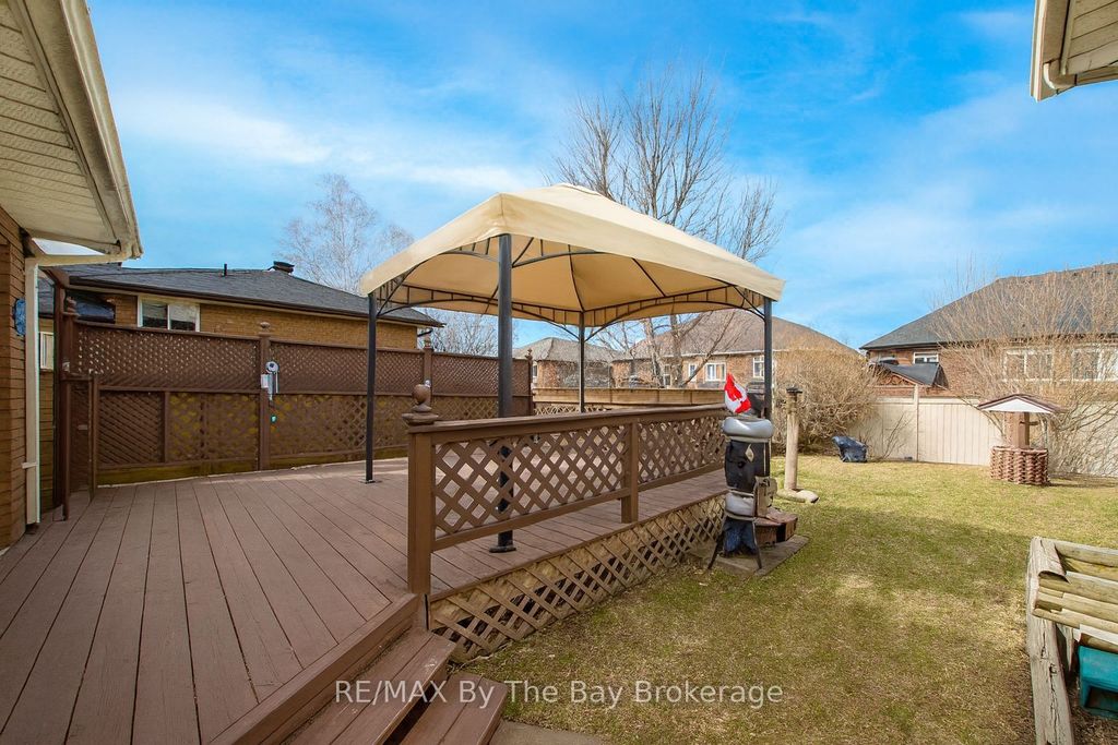 Photo of 229 Datas Drive E, Clearview, ON L0M 1S0 (MLS # S12882000)