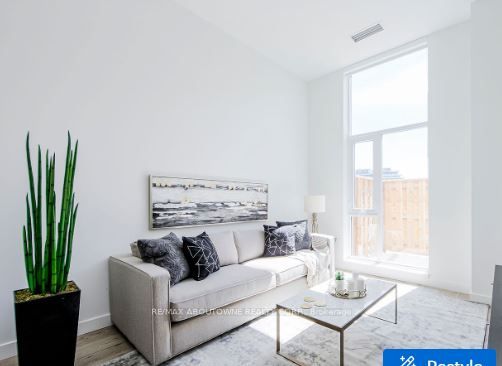125 BRONTE Road A0916