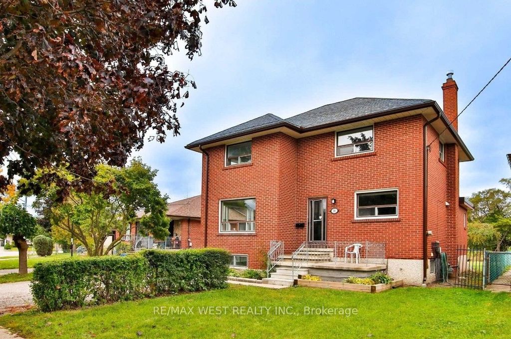 Photo of 16 Upwood Avenue, Toronto, ON M6L 3A5 (MLS # W12802396)