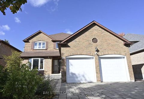 24 Beasley Drive Richmond Hill ON L4C 7Z2