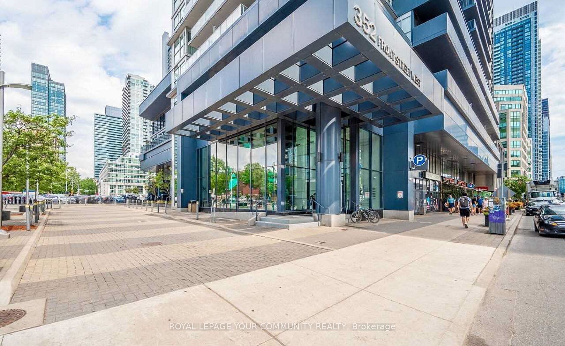 352 Front Street W 421