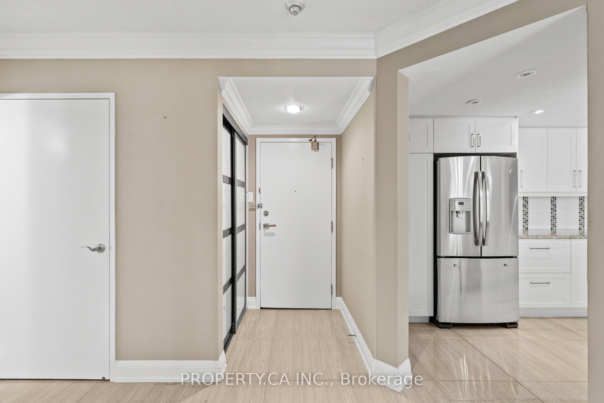 7601 Bathurst Street 101