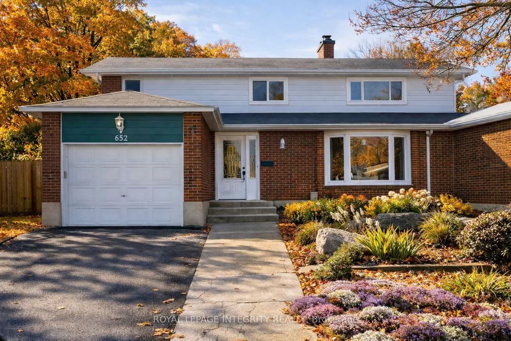 Photo of 652 LA VERENDRYE Drive, Beacon Hill North - South and Area, ON K1J 7X4 (MLS # X12785824)