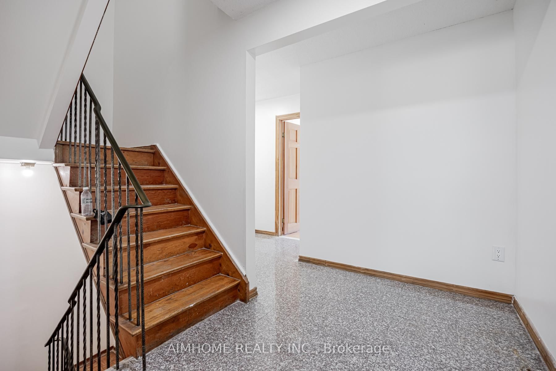 144 Wolseley Street 2B