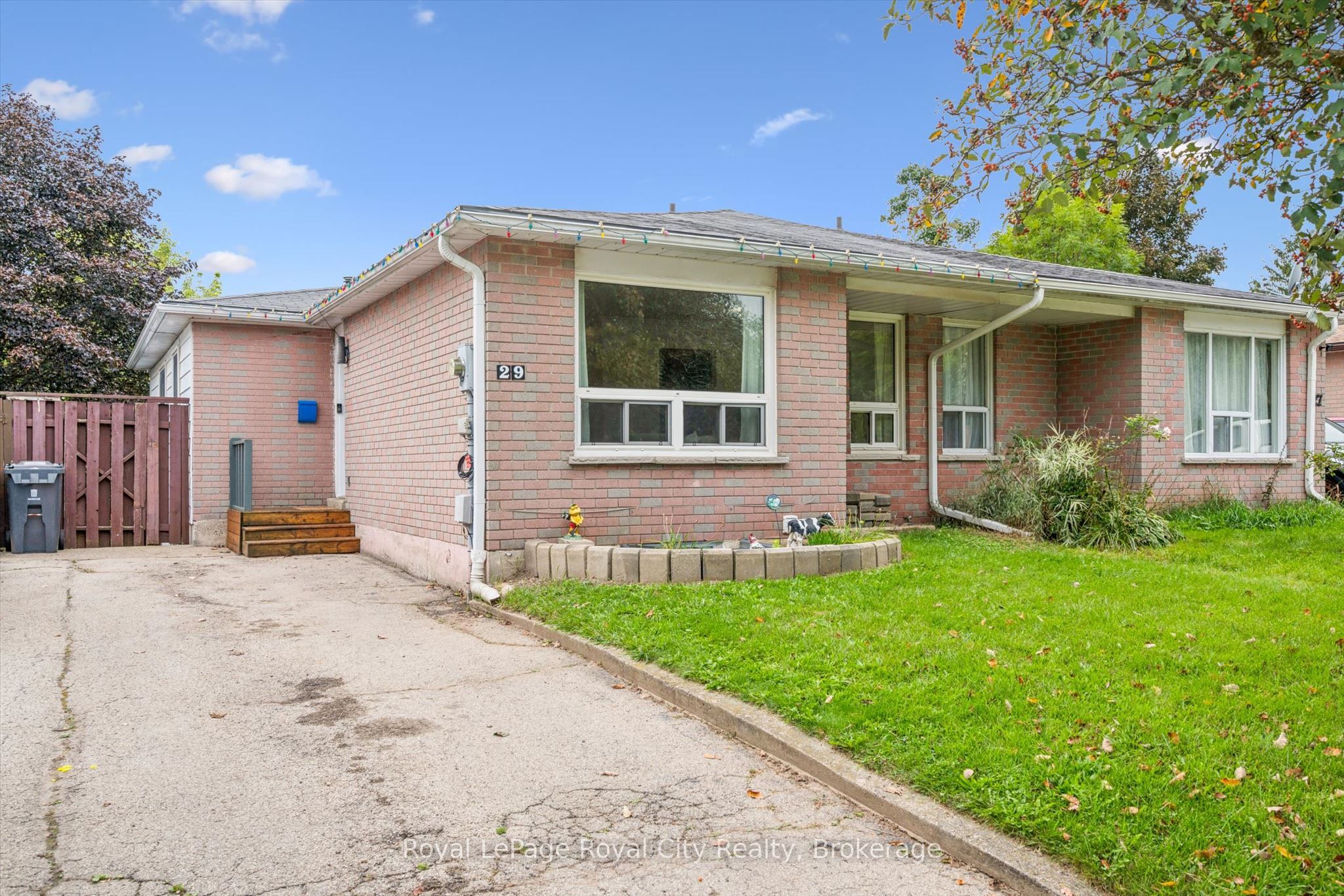 29 Mcilwraith Crescent