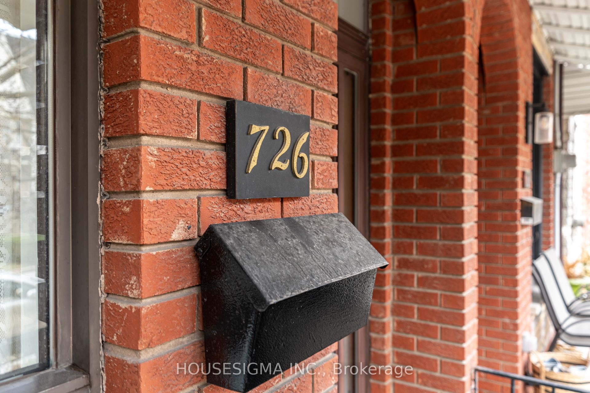 726 Adelaide Street W