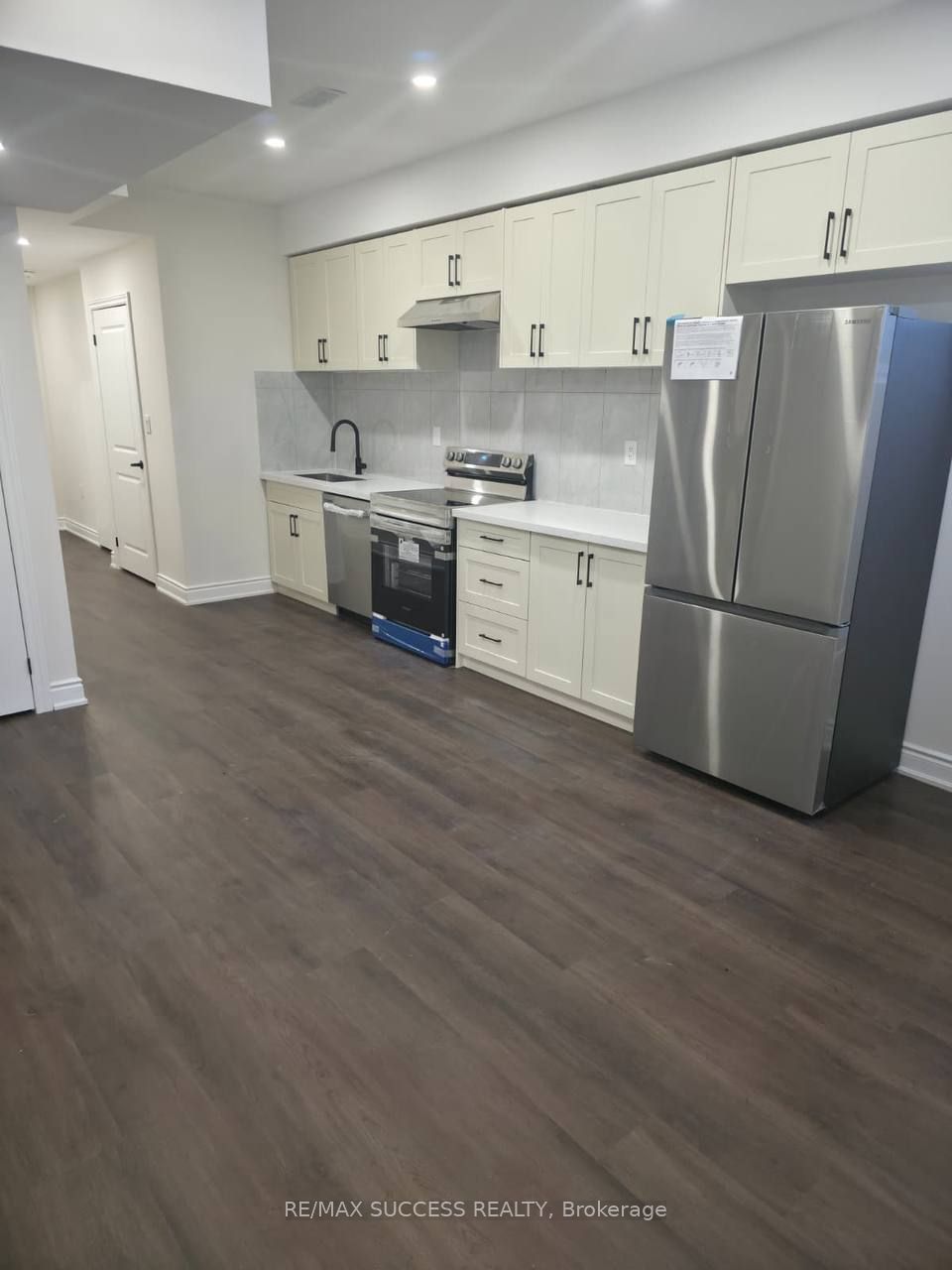 1407 Hearns Place LOWER