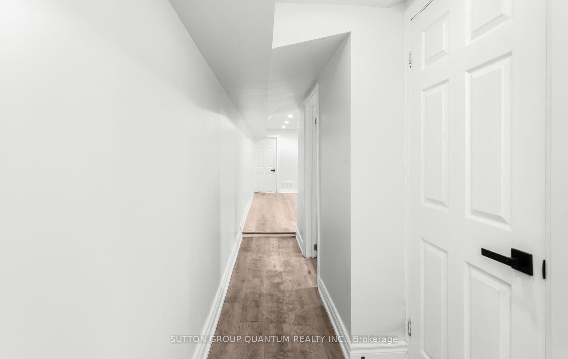 313 Ashbury Road E Lower