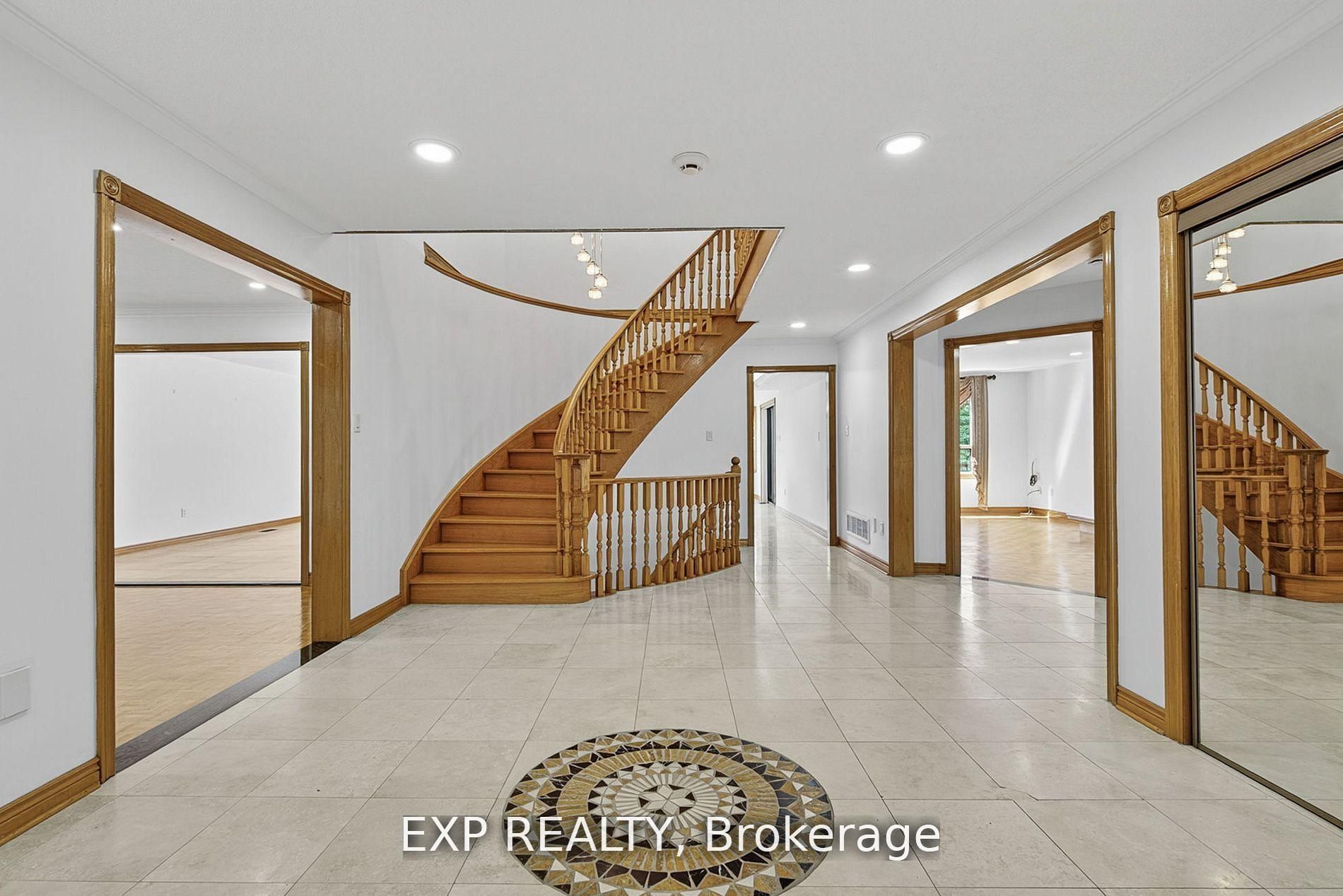 315 Stephanie Boulevard