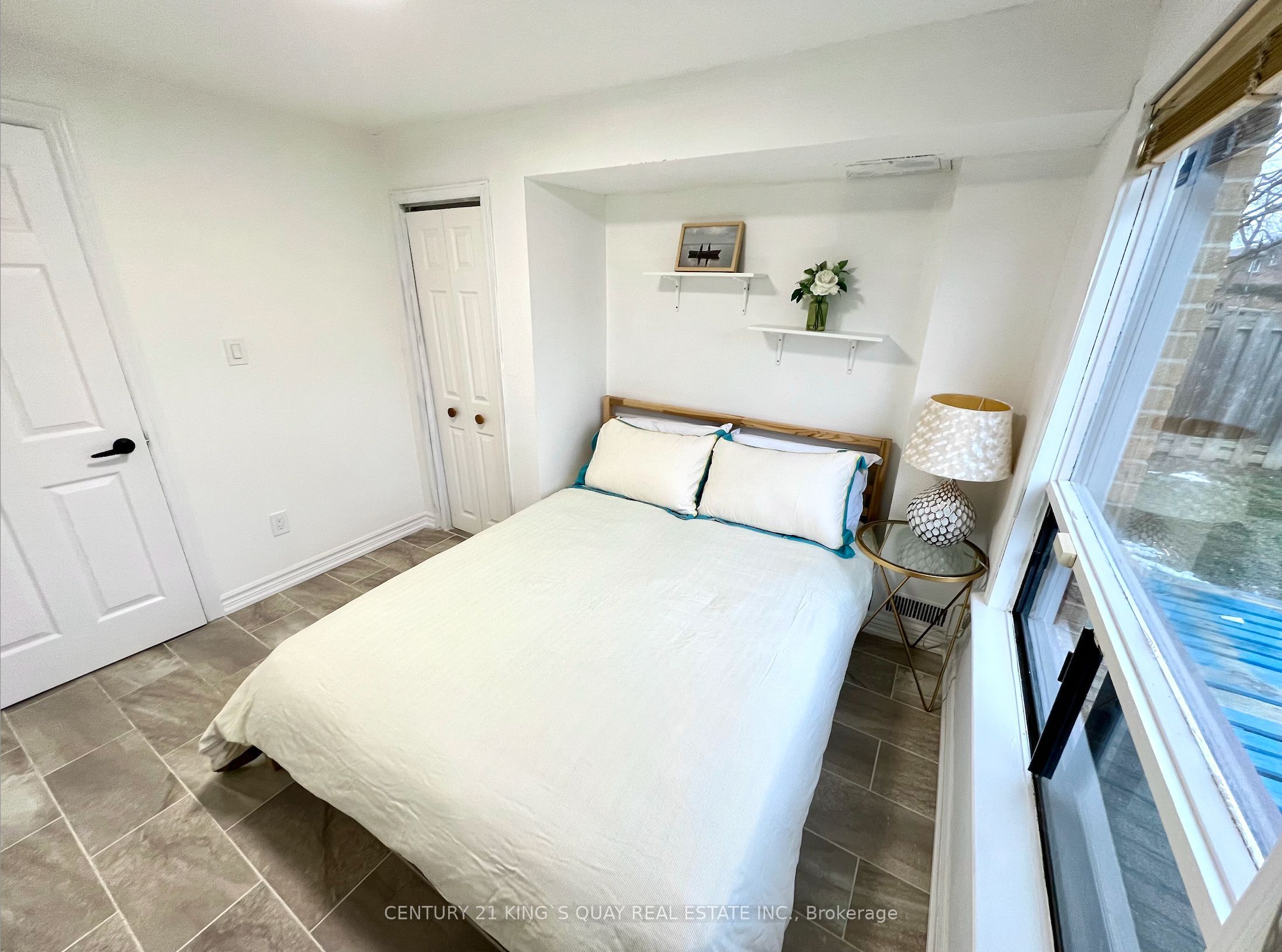 19 Pining Road Lower W/O