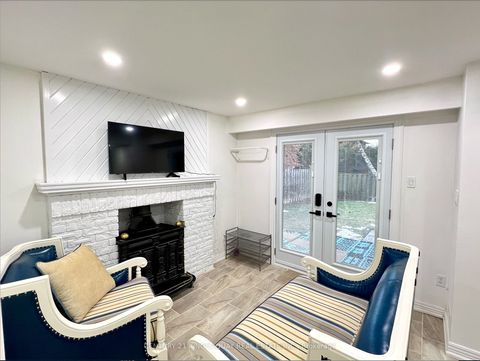 19 Pining Road Lower W/O Markham ON L3T 5N5