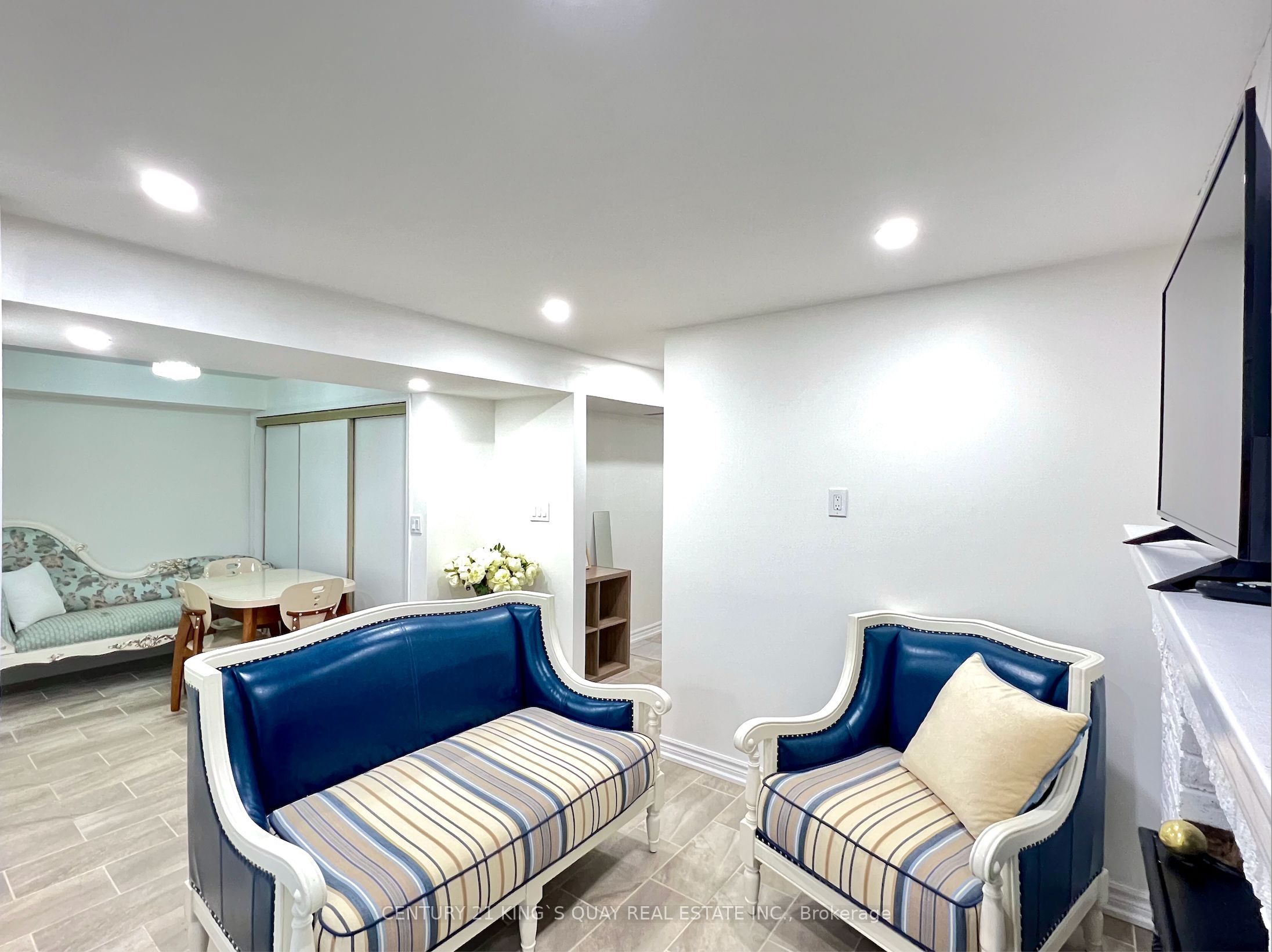 19 Pining Road Lower W/O