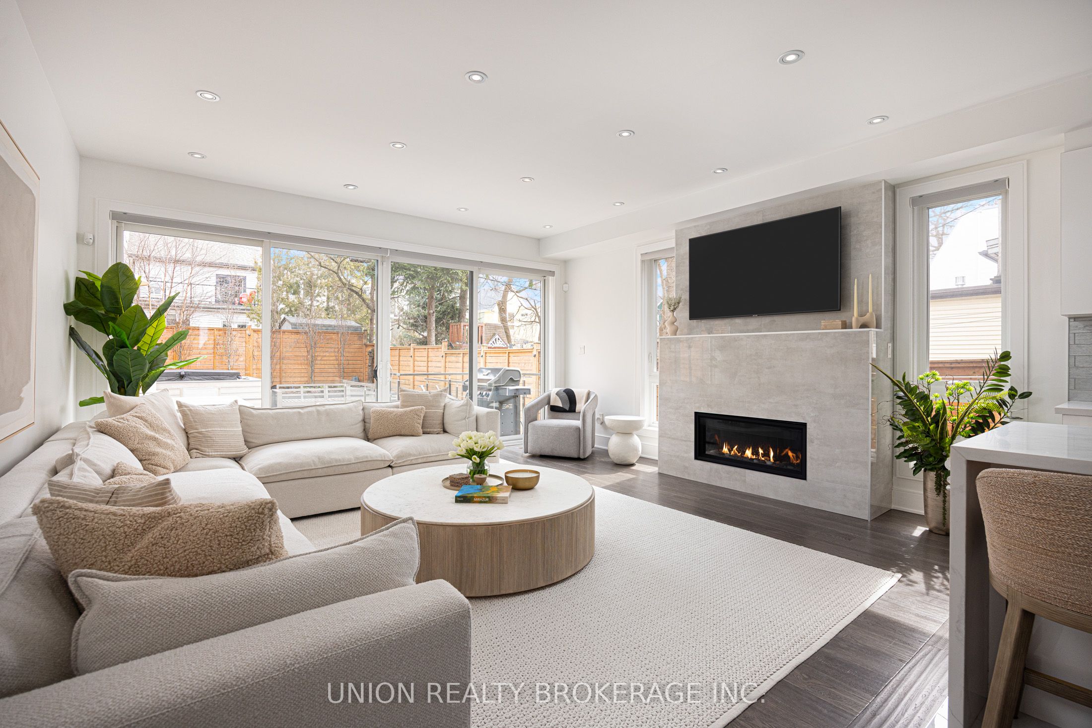 105 Kenilworth Avenue