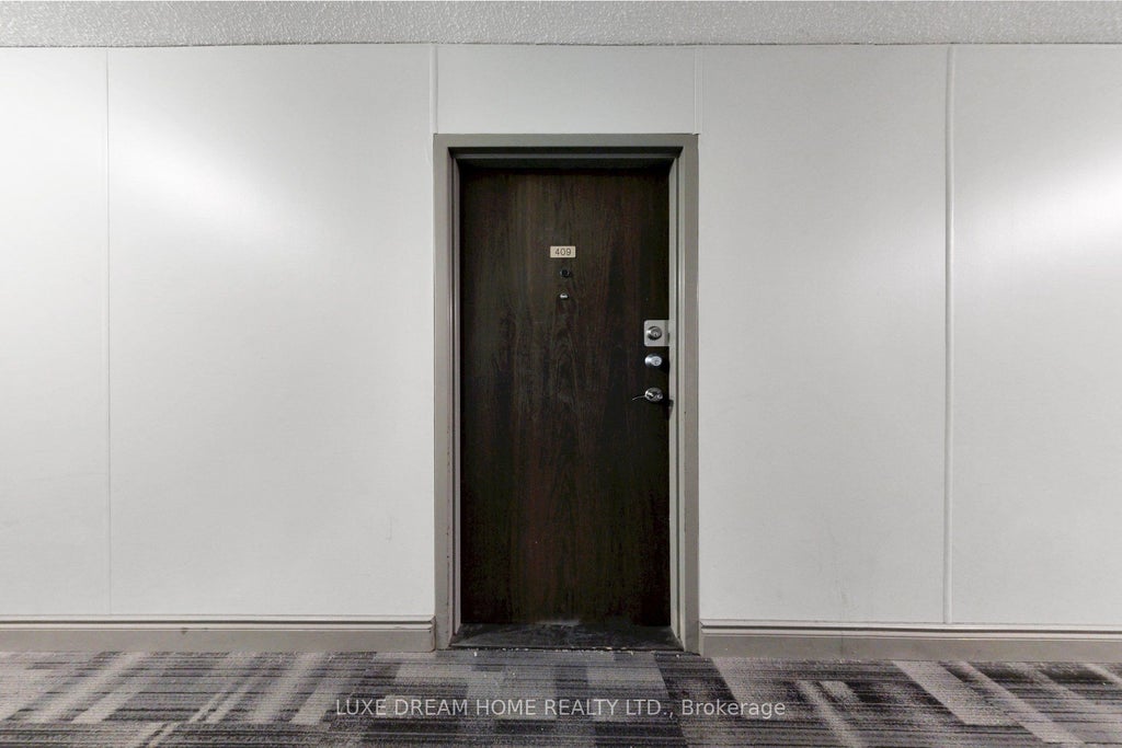 Photo of 370 Dixon Road #409, Toronto, ON M9R 1T2 (MLS # W13716666)