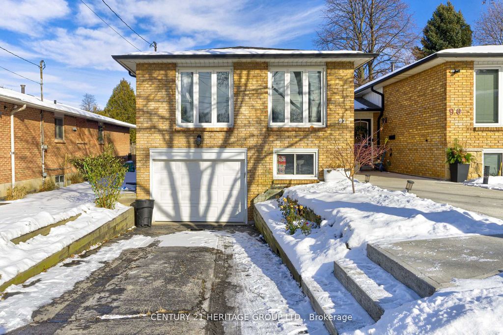 Photo of 92 Horning Drive, Hamilton, ON L9C 6L1 (MLS # X12830308)
