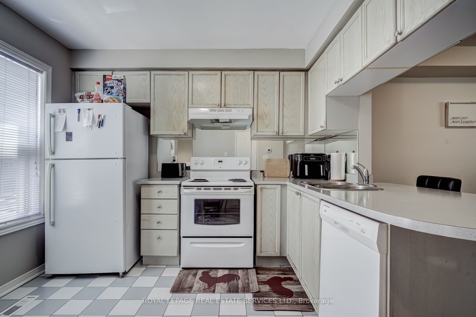 1530 Reeves Gate 24
