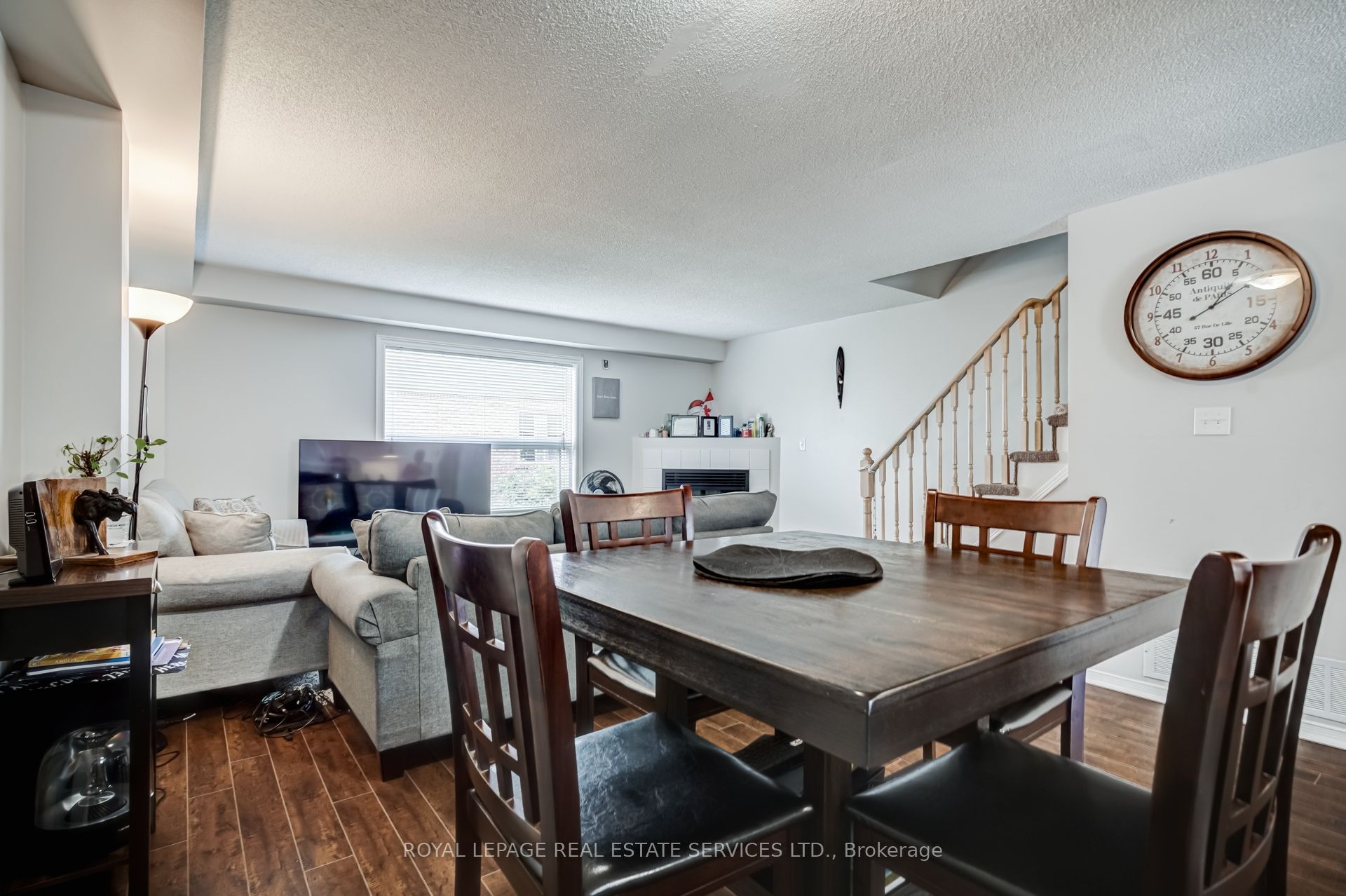 1530 Reeves Gate 24