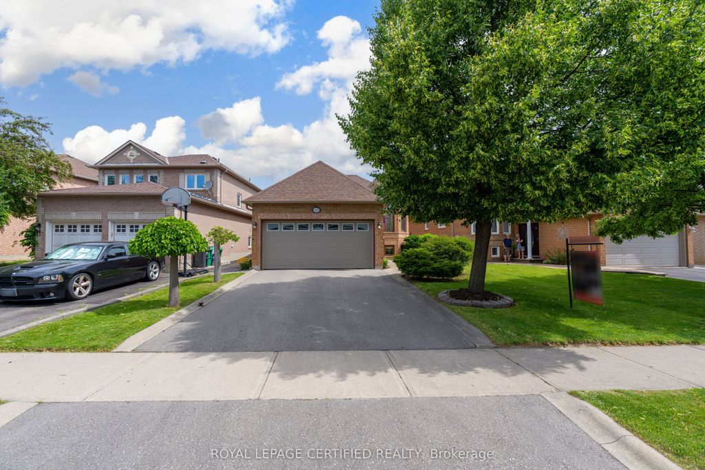 Photo of 45 Springview Drive, Brampton, ON L6X 4M3 (MLS # W13503536)